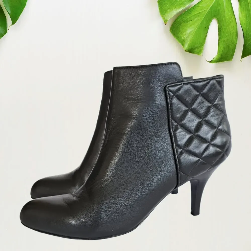 Brooks Brothers Black Leather Quilted Heels Ankle Boot 7.5 Bootie
